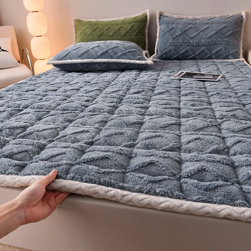 Winter Topper Mattress Quilted Bed Mattresses Soft Velvet Bedspread Home Bed Mat Cover Warm Topper Cover 매트리스 바닥용(No Pillowcase)